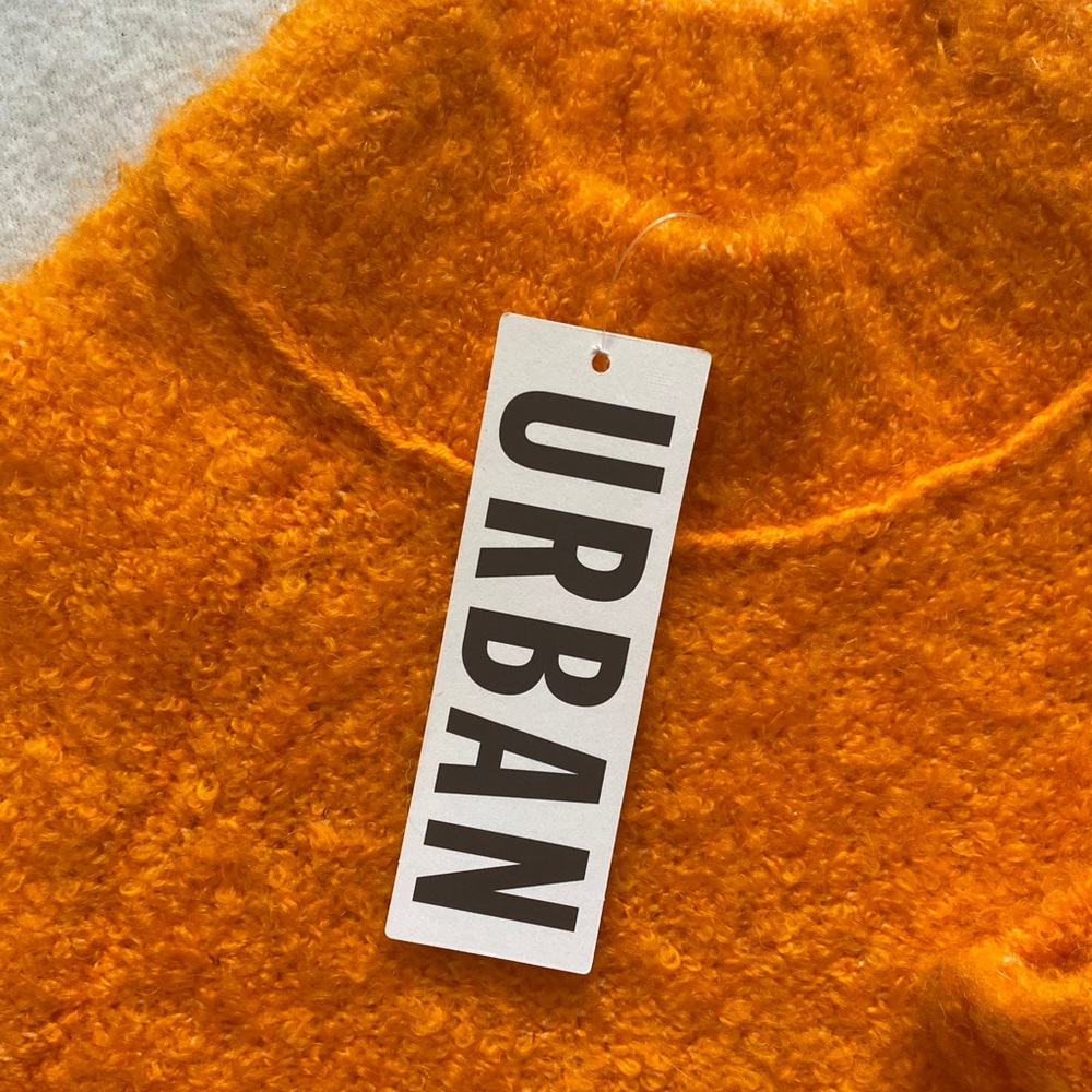Urban Outfitters Orange Knit Cropped Longsleeve Sweater - Picture 3 of 4